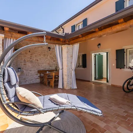 Milka Charming Family Near Rabac * Veli Turini