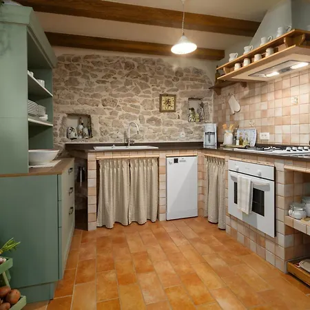 Milka Charming Family Near Rabac Villa