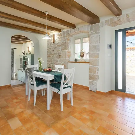 Milka Charming Family Near Rabac * Veli Turini