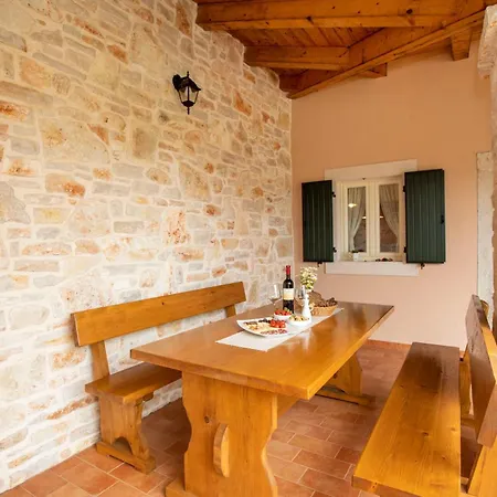 Milka Charming Family Near Rabac *