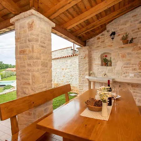 Milka Charming Family Near Rabac * Veli Turini