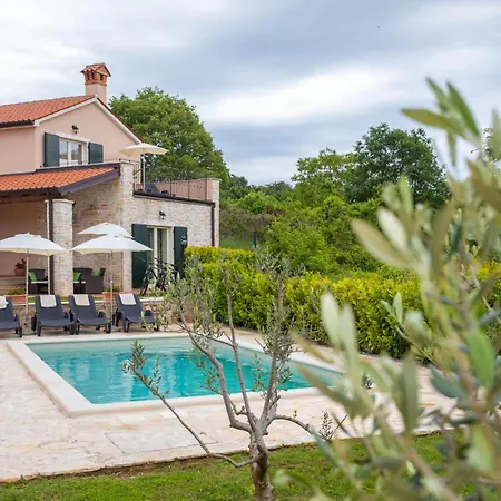 Milka Charming Family Near Rabac Villa