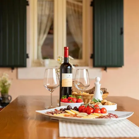 Milka Charming Family Near Rabac * Veli Turini