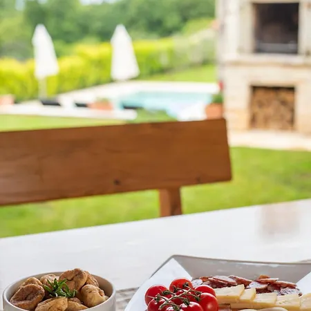 Milka Charming Family Near Rabac Villa *